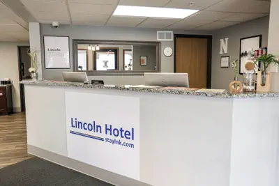 Photo 2 - Lincoln Hotel