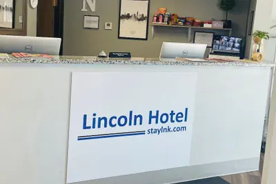 Photo 3 - Lincoln Hotel