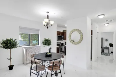 Photo 3 - Renzzi Wynwood Apartments