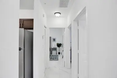 Photo 5 - Renzzi Wynwood Apartments