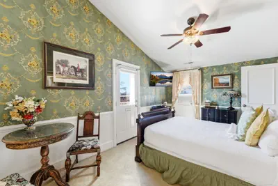 Photo 2 - Heber Senator Bed and Breakfast