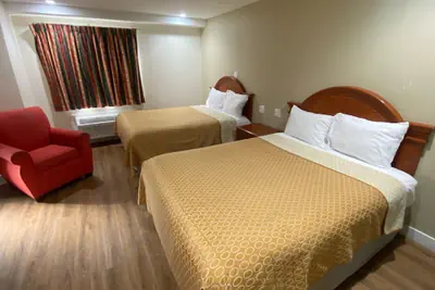 Photo 3 - Royale Inn Motel
