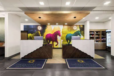 Photo 3 - La Quinta Inn & Suites by Wyndham El Paso East Loop-375