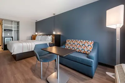 Photo 5 - Vīb Hotel by Best Western Denver RiNo