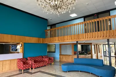 Photo 2 - Rodeway Inn Bloomington - Normal West