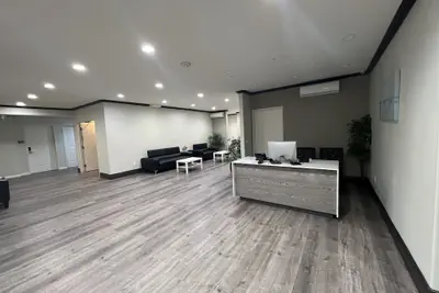 Photo 3 - Aspire Inn & Suites Orange