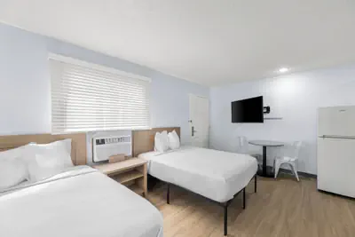 Photo 4 - Birch Hill Suites - Jackson