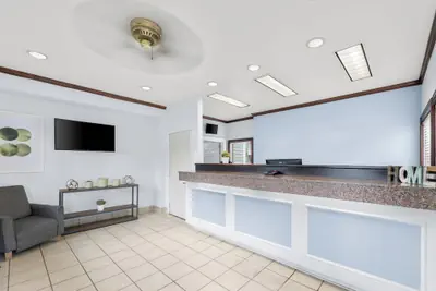 Photo 2 - Birch Hill Suites - Jackson