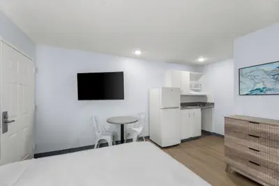 Photo 5 - Birch Hill Suites - Jackson