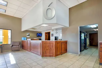 Photo 4 - Studio 6 Effingham, Il