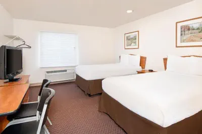 Photo 4 - LikeHome Extended Stay Hotel Columbus