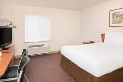Photo 2 - LikeHome Extended Stay Hotel Columbus