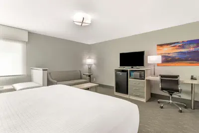 Photo 5 - Best Western Plus Cleveland Inn & Suites