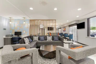 Photo 3 - Best Western Plus Cleveland Inn & Suites