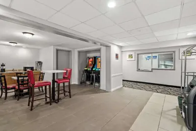Photo 3 - Americas Best Value Inn Carlisle