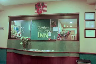 Photo 2 - Garden City Inn