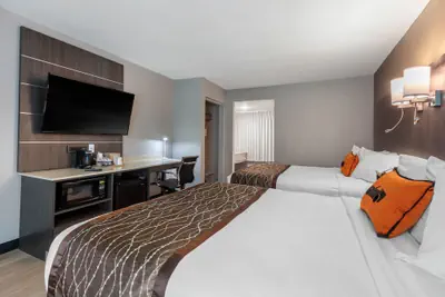 Photo 5 - VetteCity Hotel