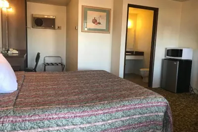 Photo 4 - 66 Motel