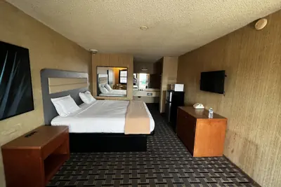 Photo 3 - Casa Playa Inn & Suites Stanton Anaheim Area