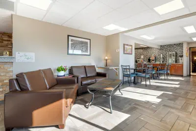 Photo 3 - Harmony Inn