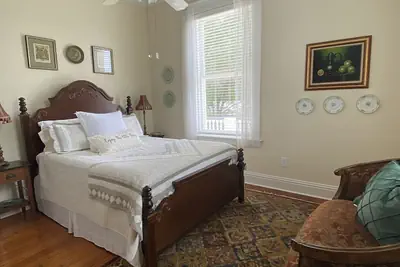 Photo 5 - The King's Daughters Bed and Breakfast