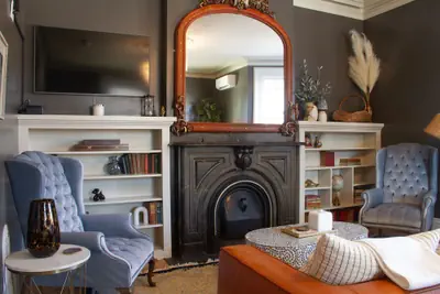 Photo 4 - Pert House