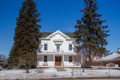 Photo 2 - Pert House
