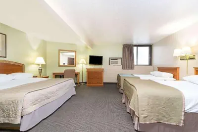 Photo 4 - Bison Inn and Suites