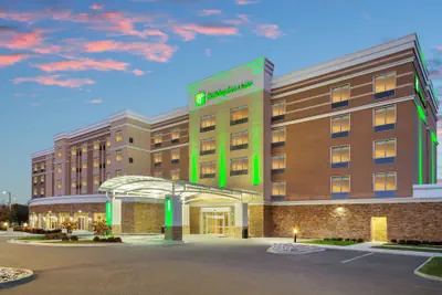 Photo 2 - Holiday Inn & Suites Detroit - Troy by IHG