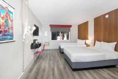 Photo 4 - Royal Pagoda Motel
