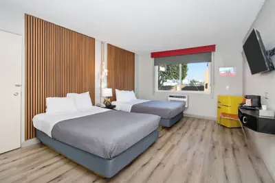 Photo 3 - Royal Pagoda Motel