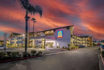 Photo 2 - Studio 6 Ontario, Ca - Convention Center - Airport