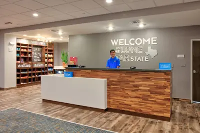 Photo 4 - Hampton Inn & Suites Dalhart