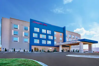 Photo 2 - Hampton Inn By Hilton Paris
