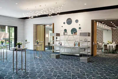 Photo 5 - Astra Hotel, Seattle, A Tribute Portfolio Hotel by Marriott