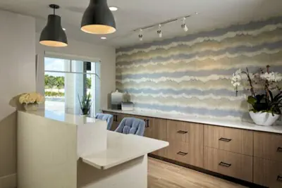 Photo 5 - The Pointe Hotel