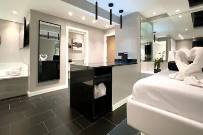 Photo 4 - Sybaris Pool Suites