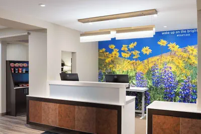 Photo 3 - La Quinta Inn & Suites by Wyndham Wenatchee