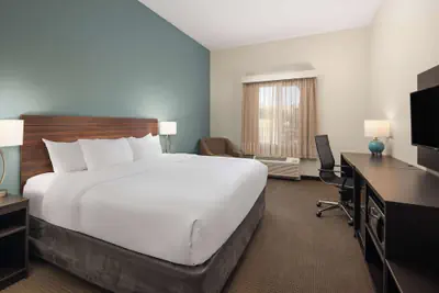 Photo 5 - La Quinta Inn & Suites by Wyndham Wenatchee