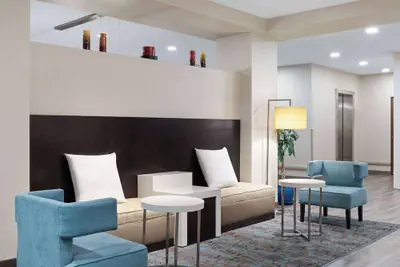 Photo 4 - La Quinta Inn & Suites by Wyndham Wenatchee