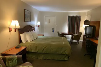 Photo 3 - Merrimac Inn & Suites