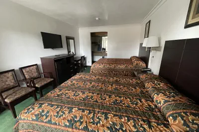 Photo 5 - Chino Motel