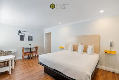 Photo 3 - Gateway Lodge