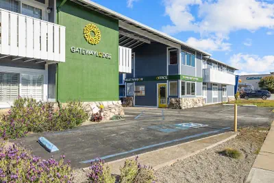 Photo 2 - Gateway Lodge