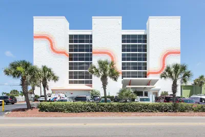 Photo 2 - Golden Sands Carolina Beach Oceanfront, Tapestry by Hilton