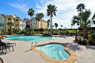 Photo 2 - Hook, Wine & Sinker by Ryson Vacation Rentals