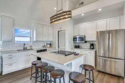 Photo 4 - Kahala Beachfront by Ryson Vacation Rentals