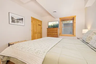 Photo 5 - Grand Chestnut Lodge by Taylor Made Deep Creek