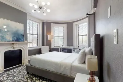 Photo 2 - Premier Suites - Bay Village