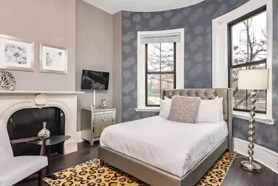 Photo 5 - Premier Suites - Bay Village